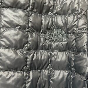 The North Face Men’s Black Light Puffer Jacket size Small